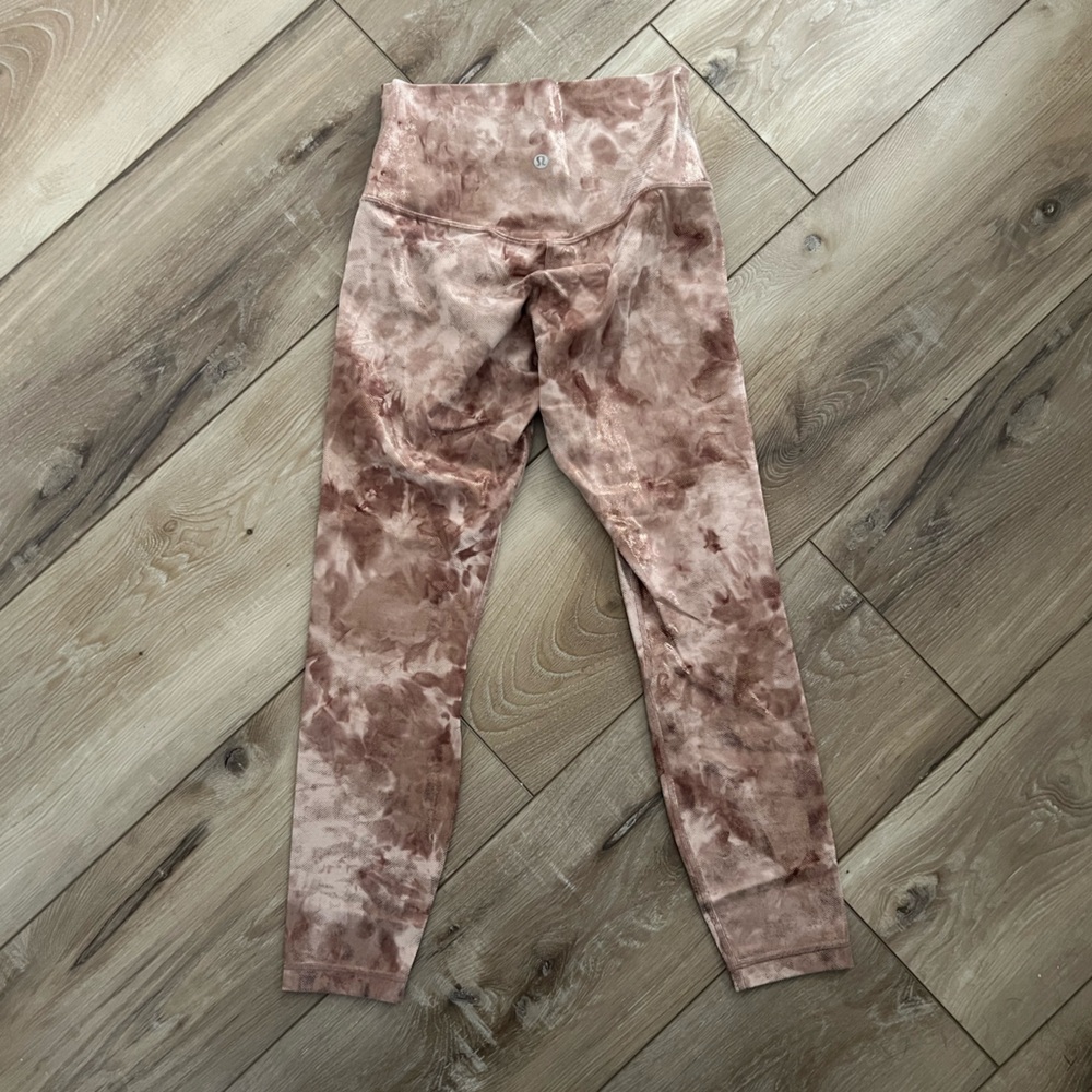 Shiny Lululemon Leggings